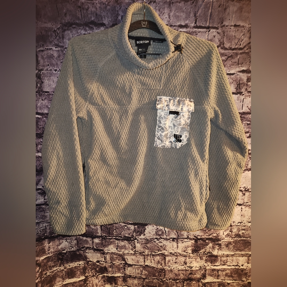 Burton Grey Pullover with camo Pocket sz XS